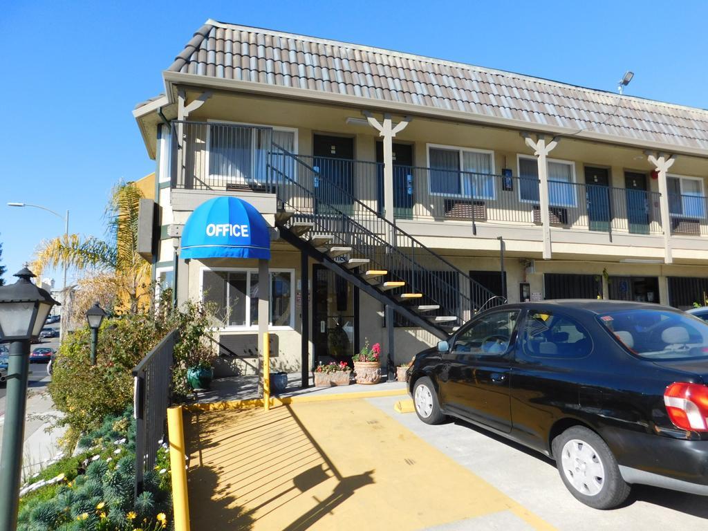 Continental Motel 2*