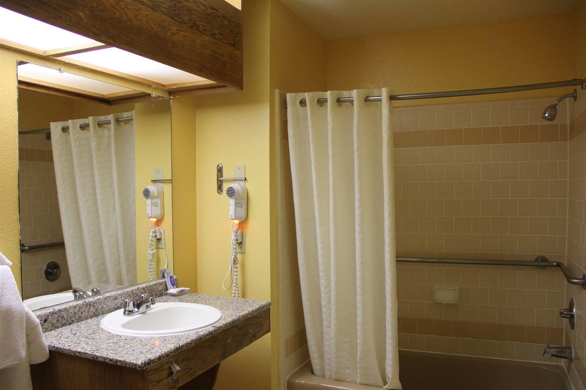Continental Motel 2*